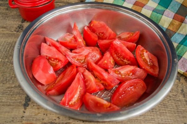 kak-prigotovit-ketchup-iz-pomidorov-i-sliv-luchshij-retsept-3