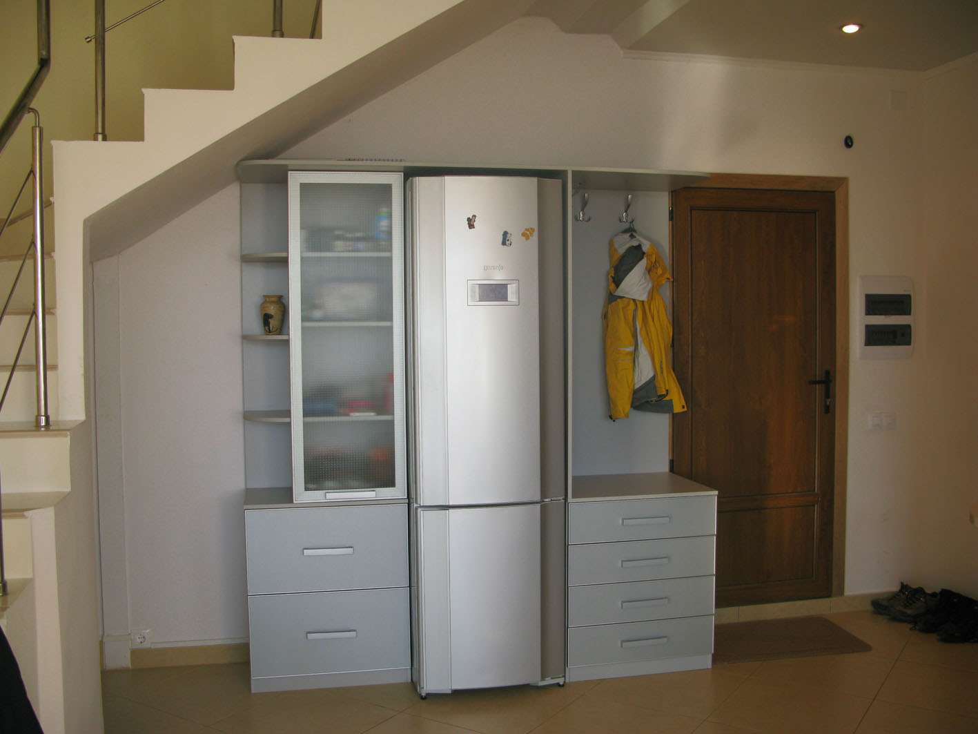 Картинки по запросу "Куда поставить холодильник в маленькой кухне"